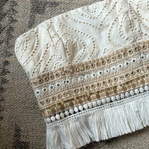 ♥️… Prem Eyelet Top